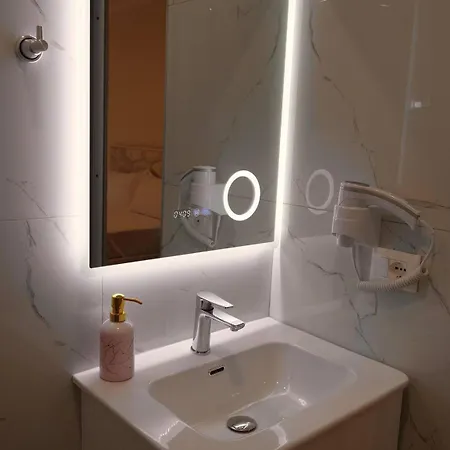 Cozy For Three * Kamez